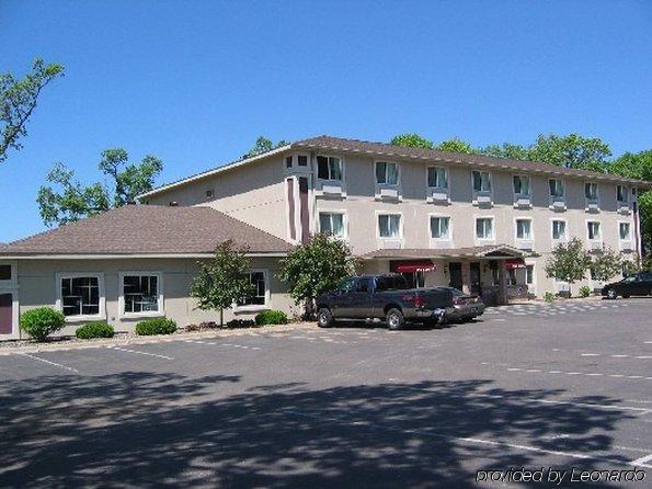 Budget Host Inn & Suites North Branch Dış mekan fotoğraf
